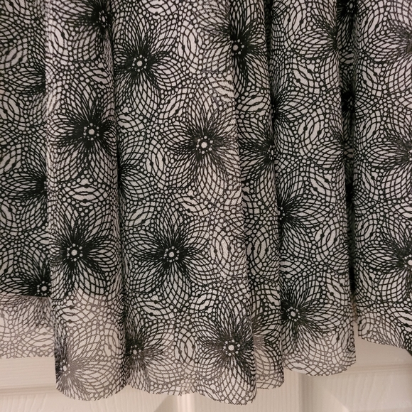 Stunning London Times Dress! LIKE NEW!! Size 4 - Picture 5 of 12